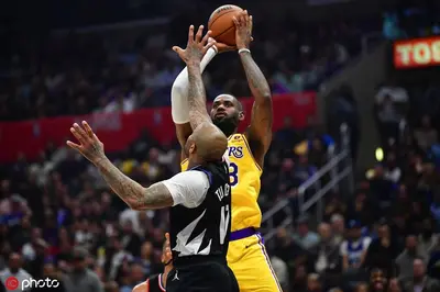 开局堆满攻防天赋，詹姆斯惊呆了